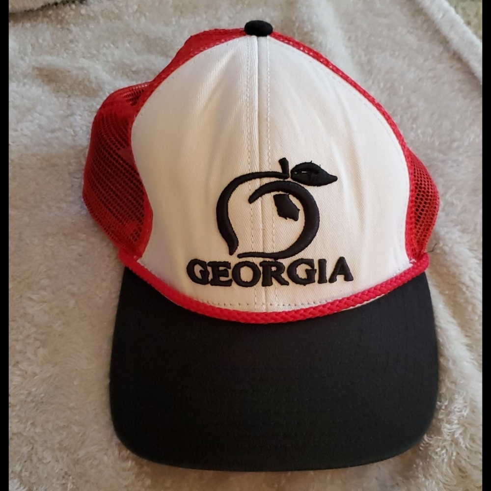 Trucker hat